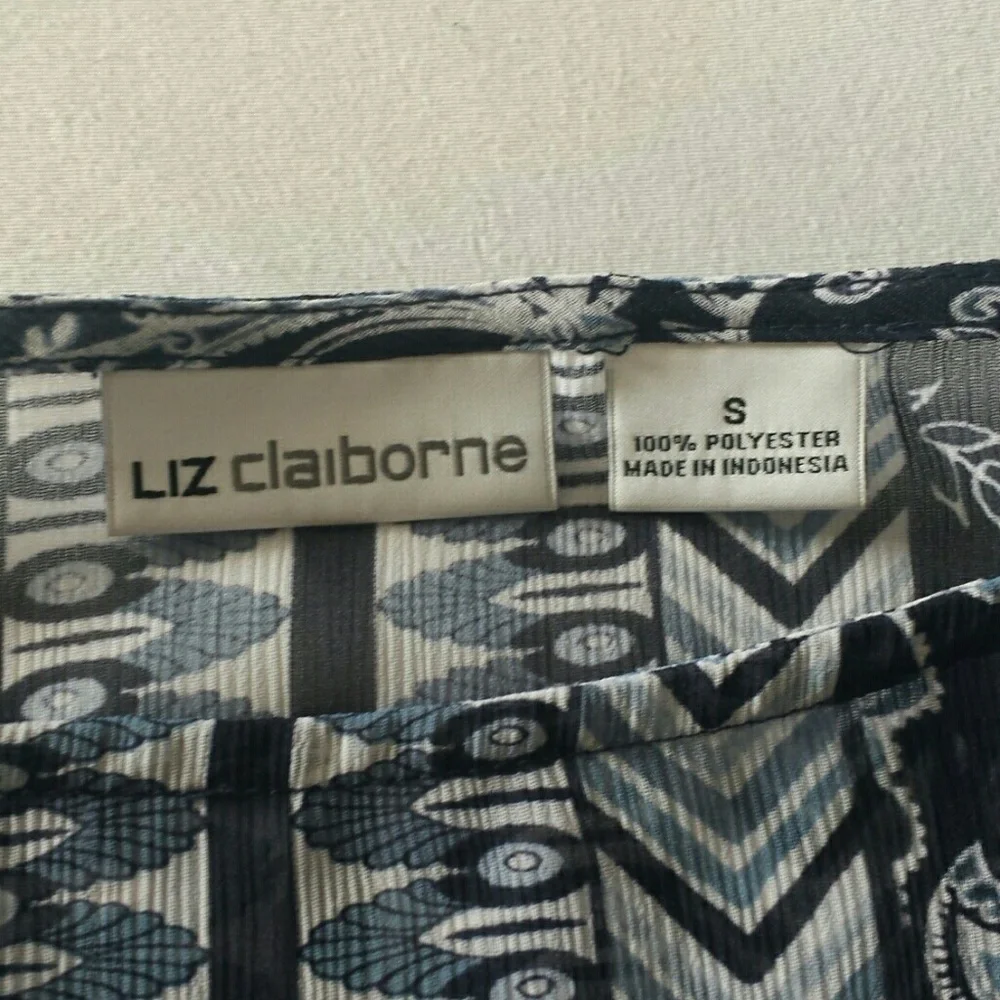 LIZ CLAIBORNE Sheer Top.8 - Picture 3 of 4